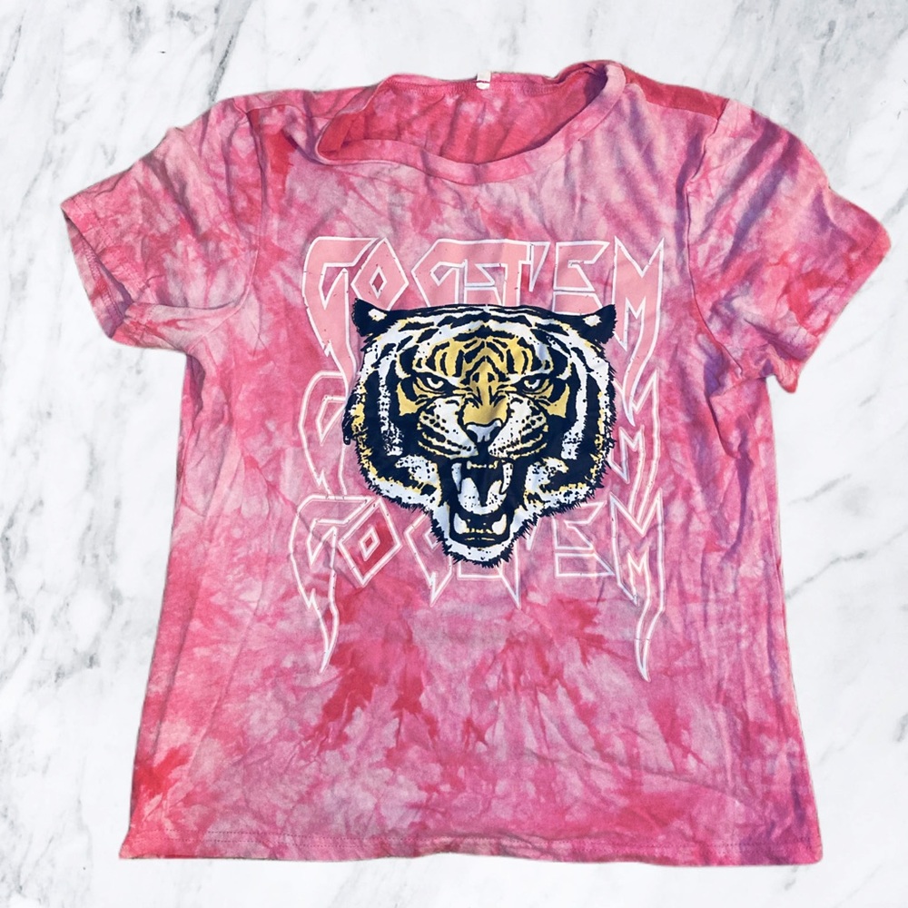 Vintage inspired tiger tshirt
